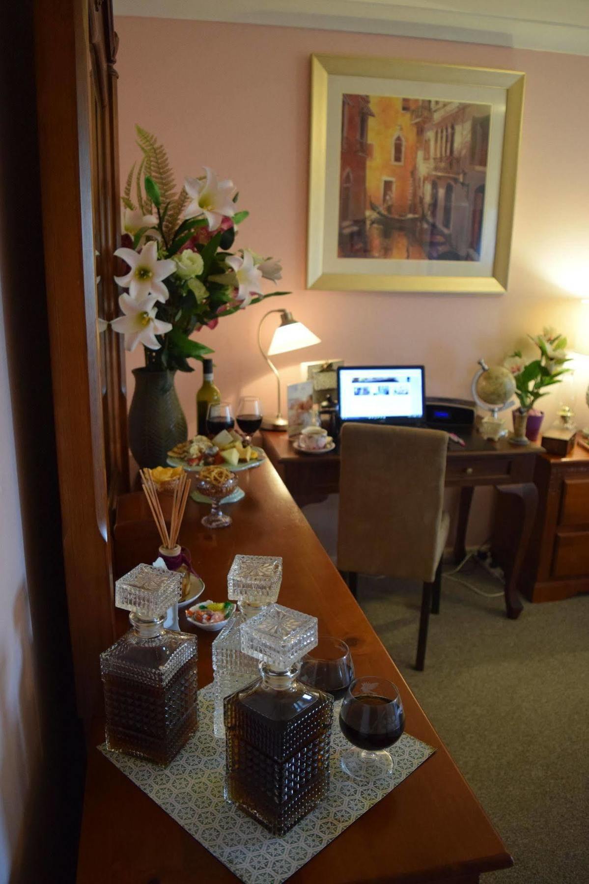 Cutmore Cottages - Meurants Manor Stanhope Gardens Ngoại thất bức ảnh